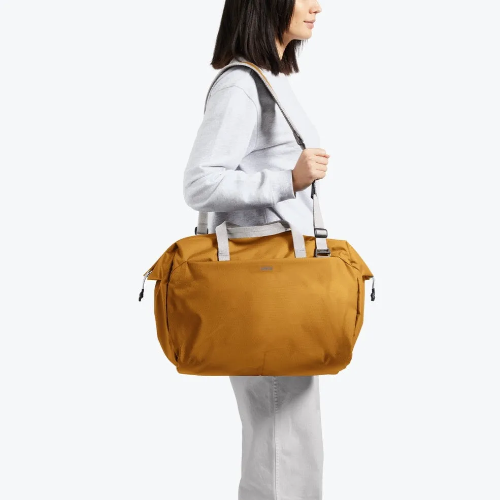 Bellroy Lite Duffel | Flexible Lightweight Adventure Duffel Bag