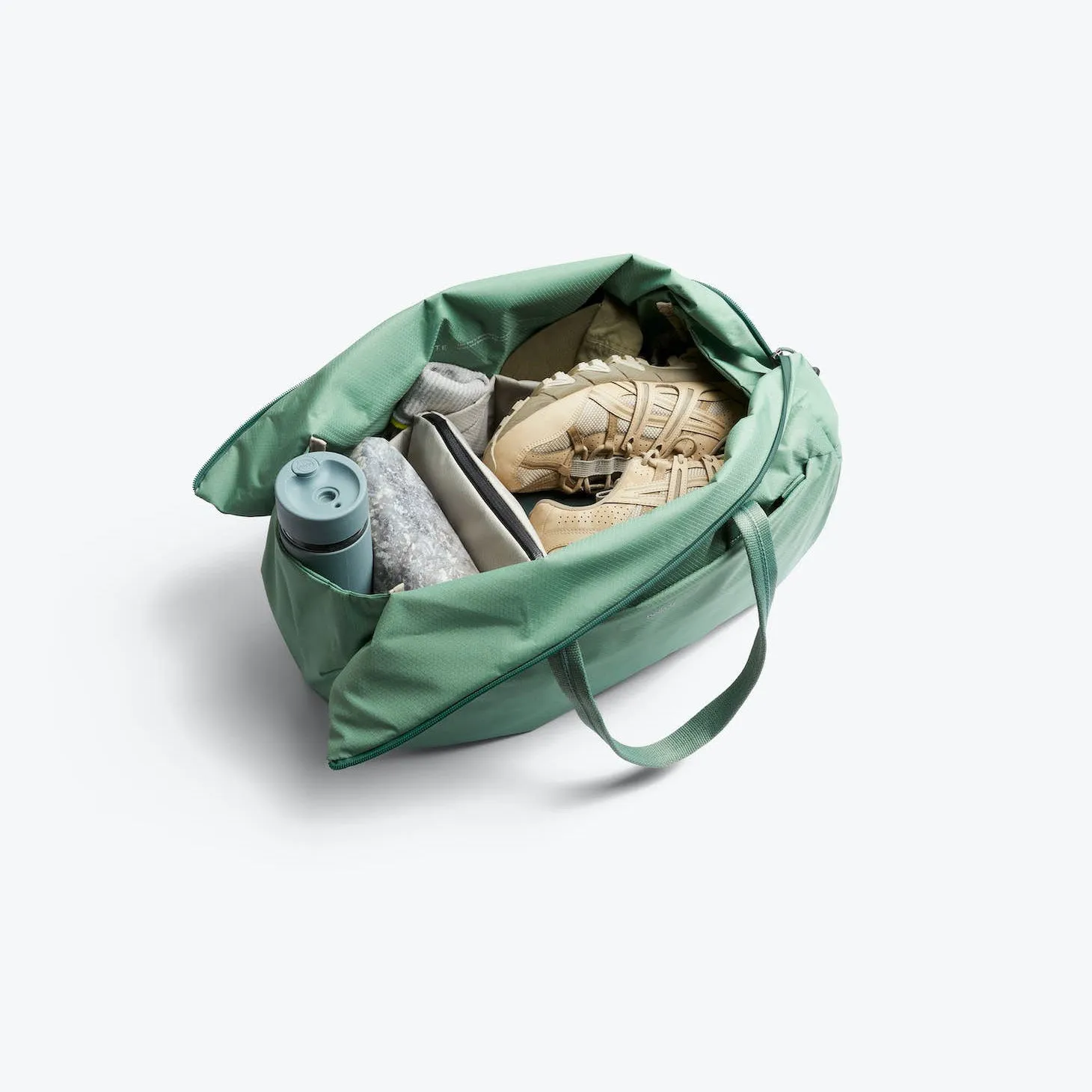 Bellroy Lite Duffel | Flexible Lightweight Adventure Duffel Bag