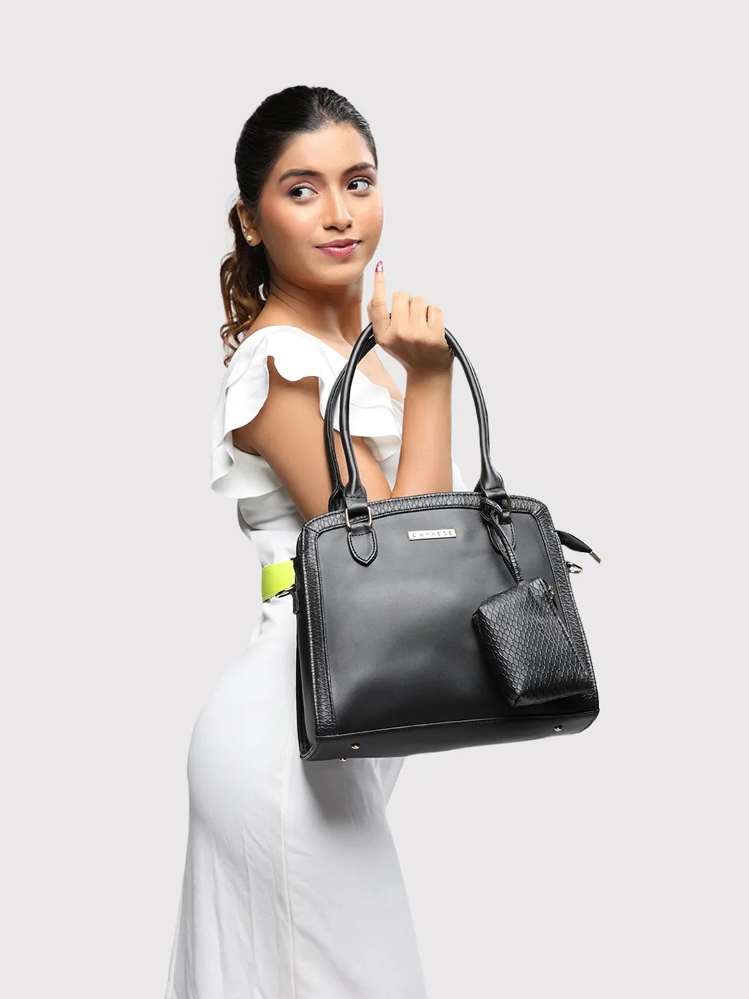 Caprese Felisa Satchel Medium Black