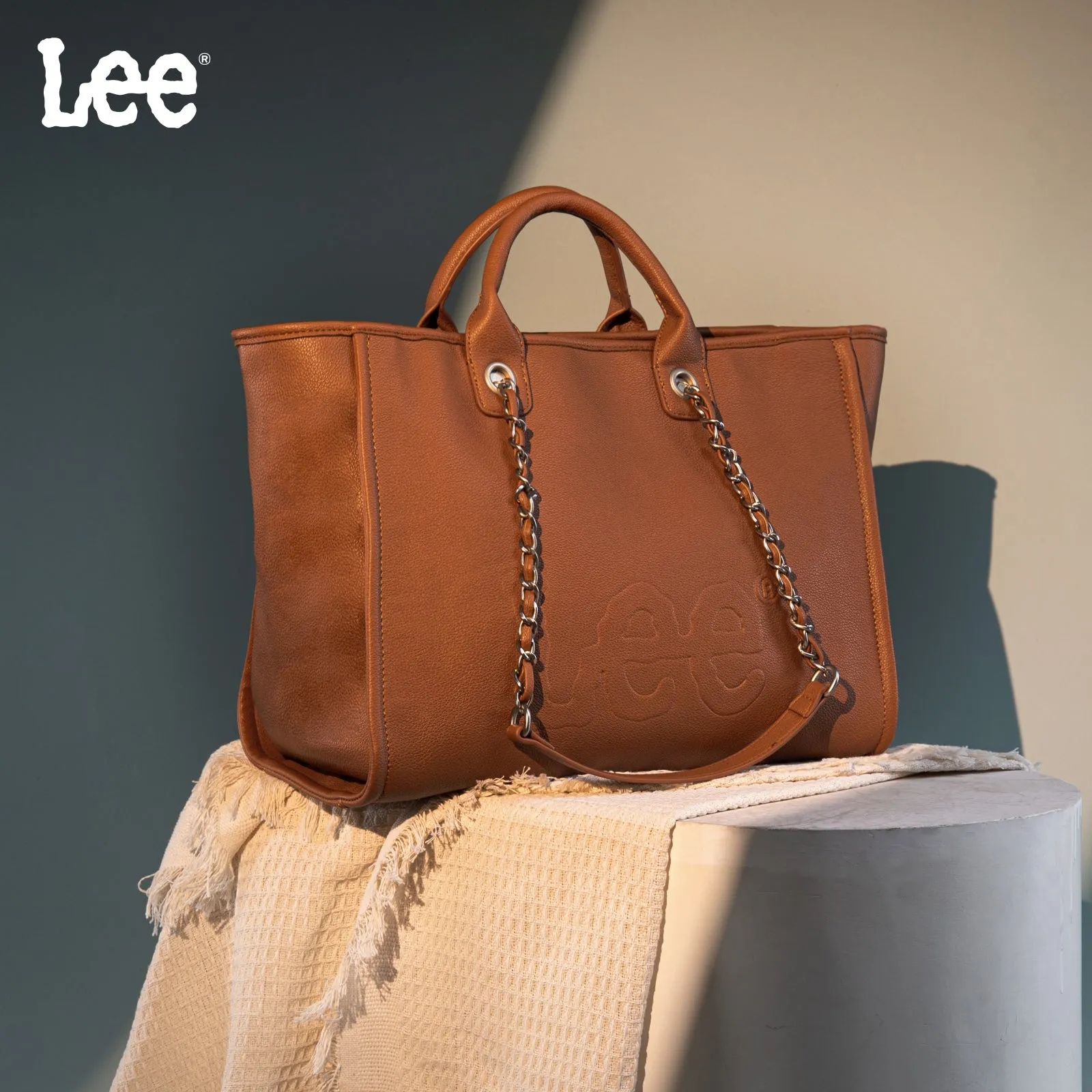 LEE46-345  LEE Top Handle/Chain Strap Wide Tote