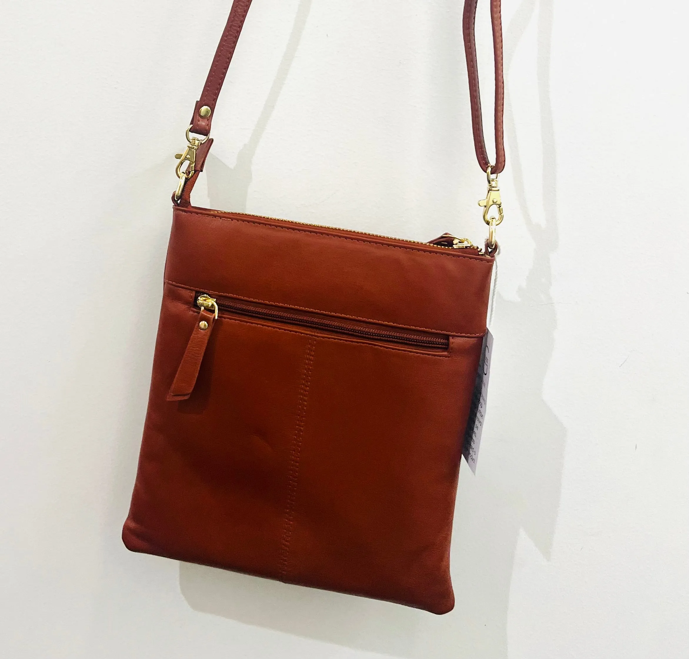 Slim line crossbody bag -Caramel