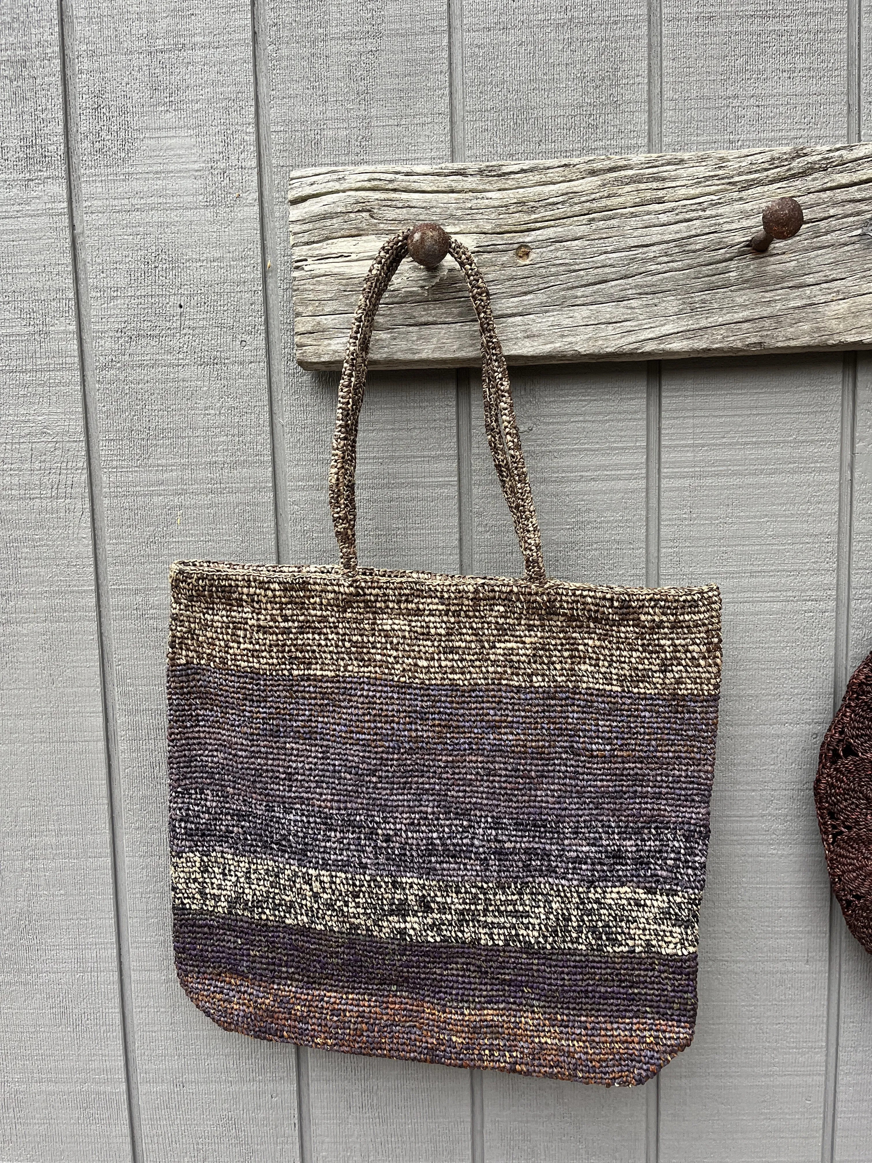 Striped raffia basket with med handles